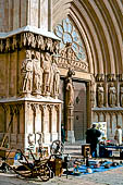 Tarragona - La cattedrale di Santa Tecla, dettaglio del portale gotico.